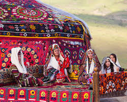 AL-TERMIZIY QADIMDAN YASHNAGAN DOYIRLARGA SAYOHAT!