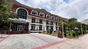 AL-TERMIZIY QADIMDAN YASHNAGAN DOYIRLARGA SAYOHAT!