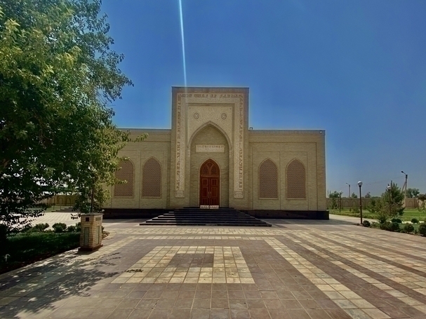 AL-TERMIZIY QADIMDAN YASHNAGAN DOYIRLARGA SAYOHAT!