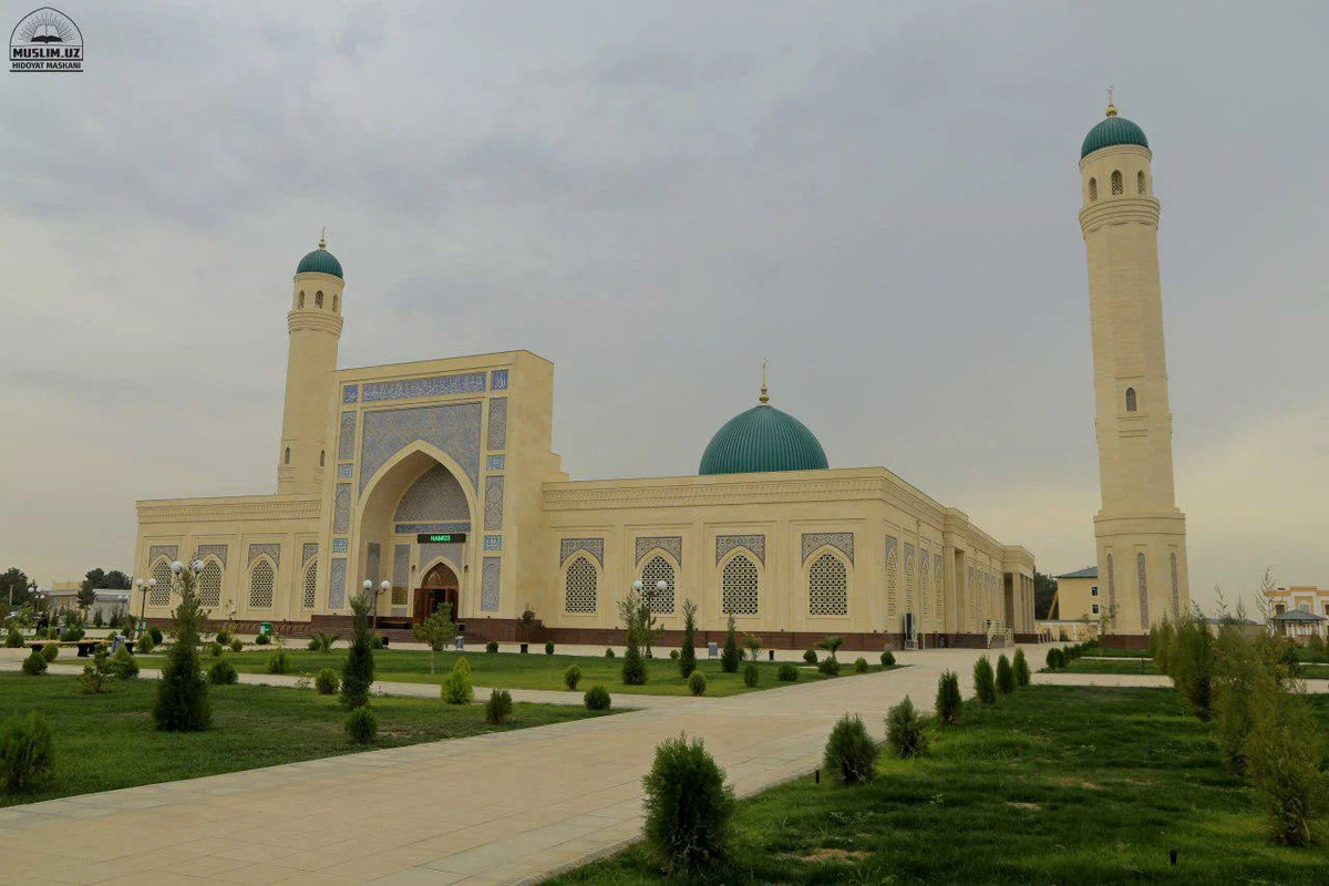 AL-TERMIZIY QADIMDAN YASHNAGAN DOYIRLARGA SAYOHAT!