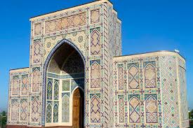 Samarqandning tarixiga va me'moriy  uziga xos bo'lgan ulkan binolariga sayohat.