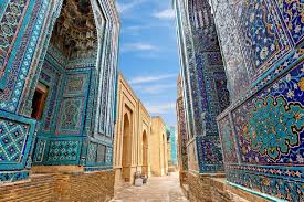 Samarqandning tarixiga va me'moriy  uziga xos bo'lgan ulkan binolariga sayohat.